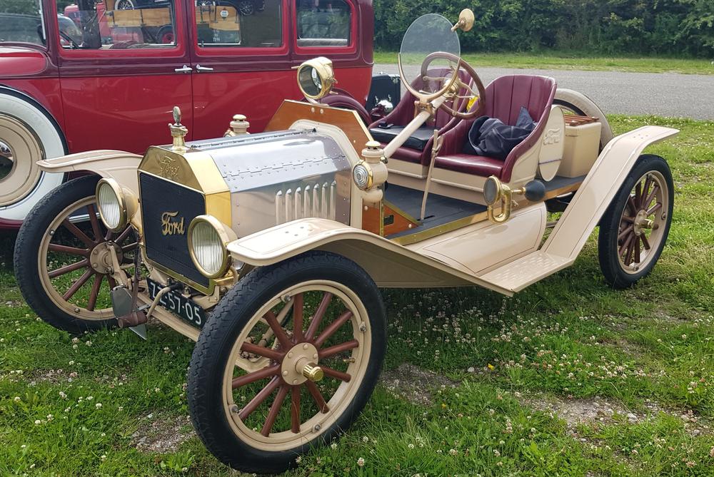 Ford_model_T_1915_Runabout_ZZ5705_223.jpg